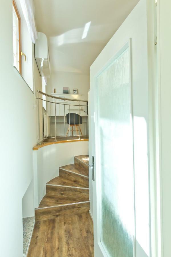 Apartment Centre *